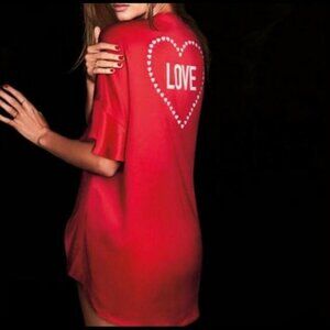 •-, NWT Victoria’s Secret Red Silky Robe Heart L18